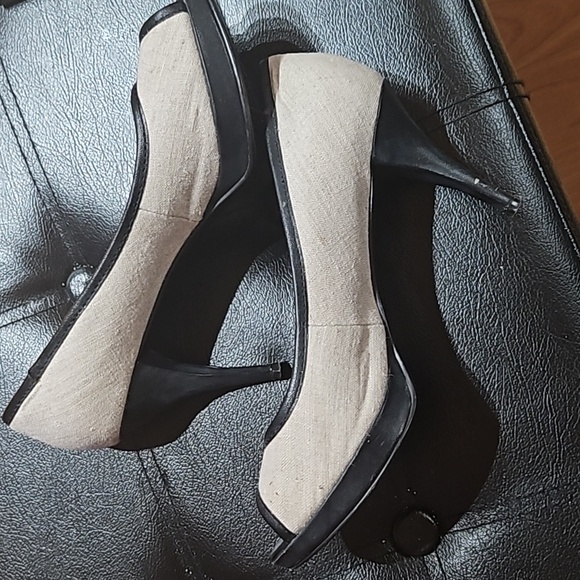 Nine West Peep Toes - Picture 3 of 8